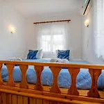 Vilă White Blue *