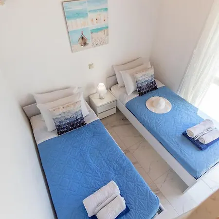 White Blue * ラクハニア