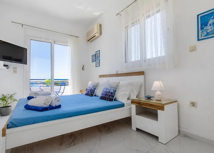 White Blue Vila Lakhania